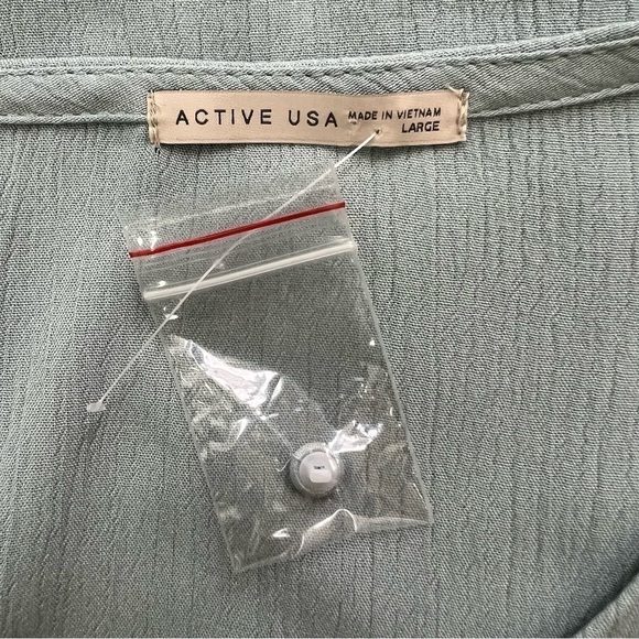 NWT ACTIVE USA Women’s Pullover Button/Tie Top Sz Large Green V-neck - Picture 7 of 12